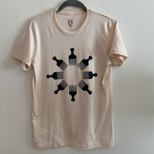 Hair pick graphic tee